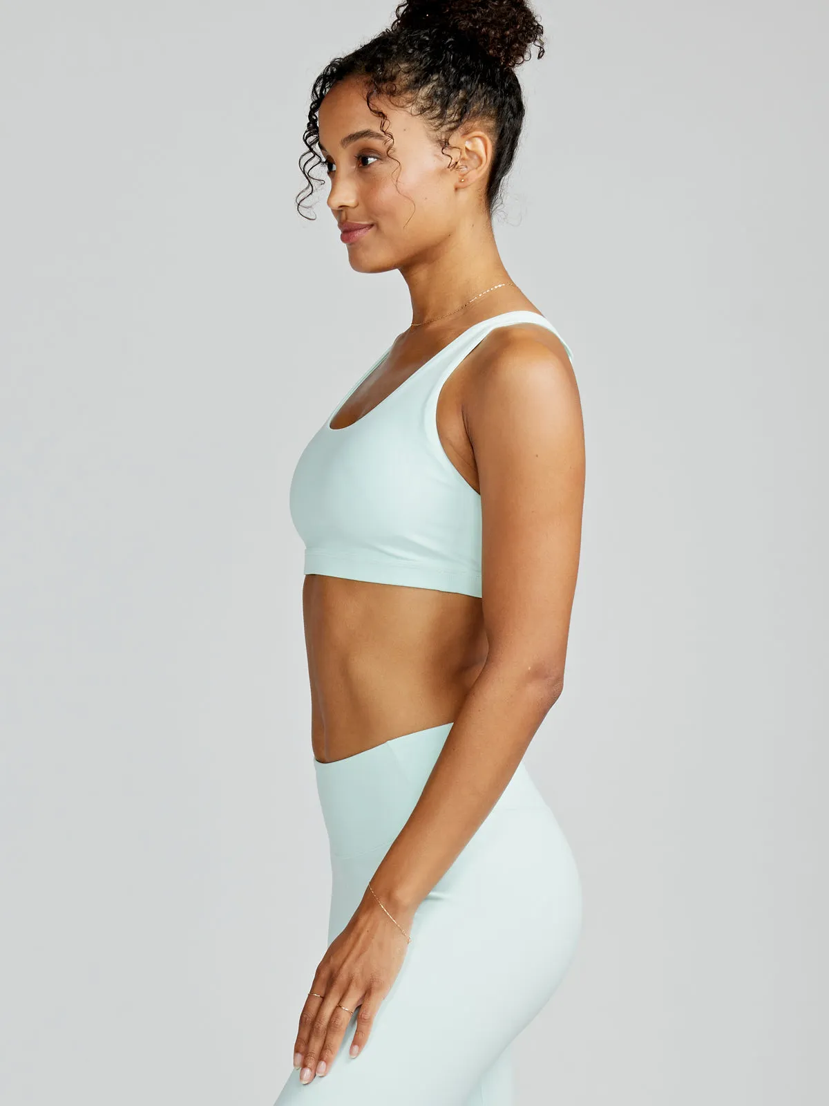 Sculptive Flow Sports Bra